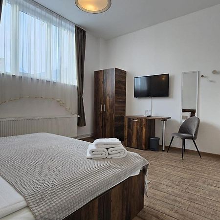 Neva Apartments Fagaras Luaran gambar