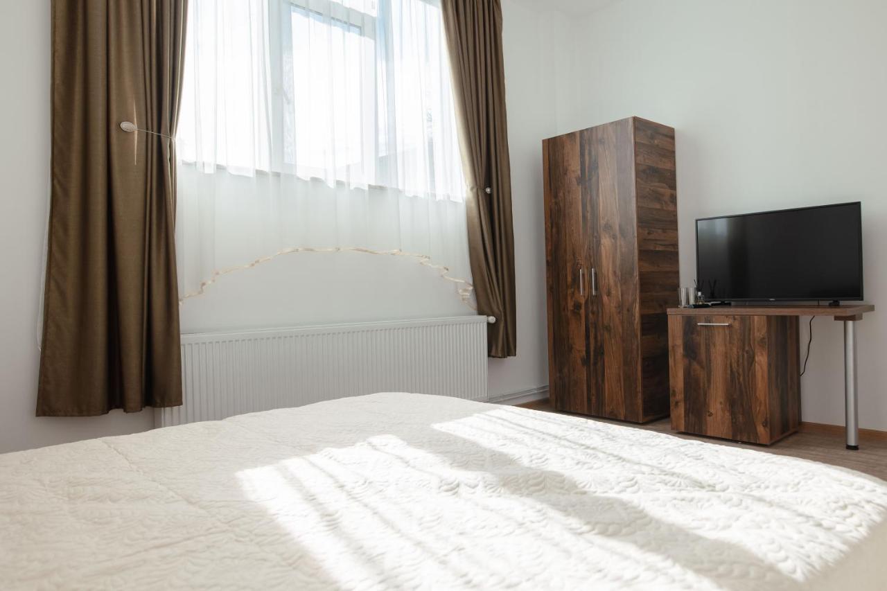 Neva Apartments Fagaras Luaran gambar