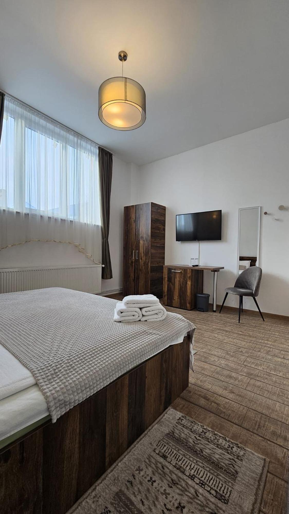 Neva Apartments Fagaras Luaran gambar