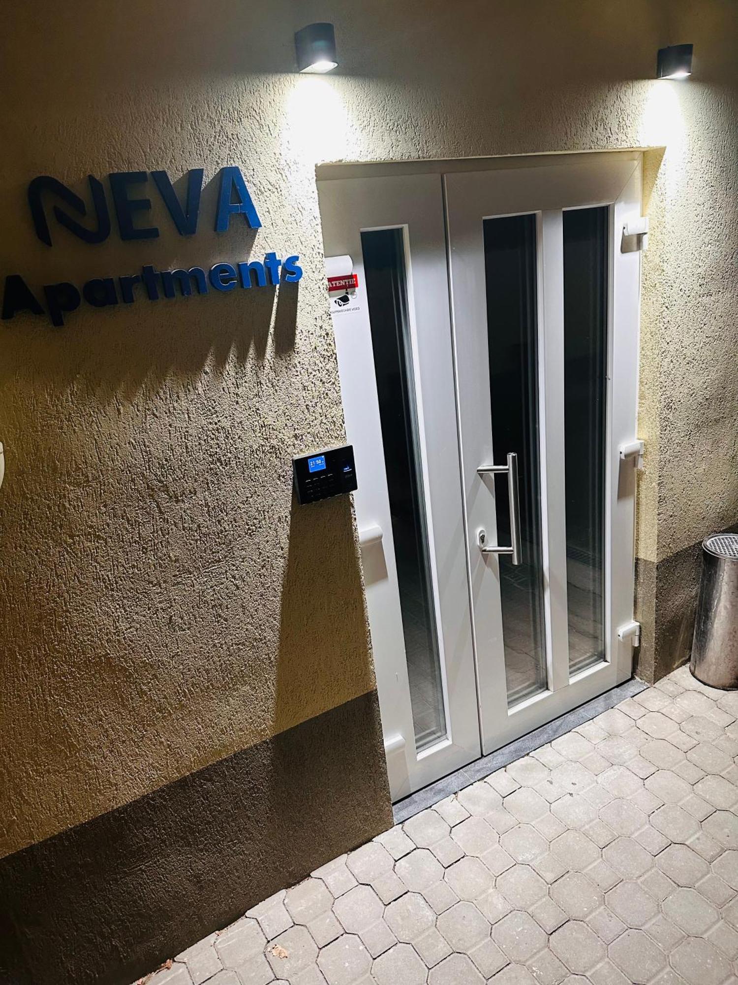 Neva Apartments Fagaras Luaran gambar